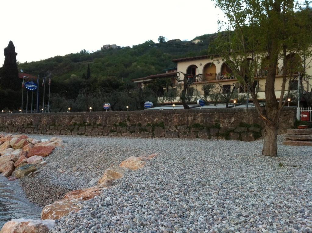 Hotel Fraderiana Torri Del Benaco Exterior foto