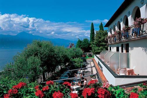 Hotel Fraderiana Torri Del Benaco Zimmer foto